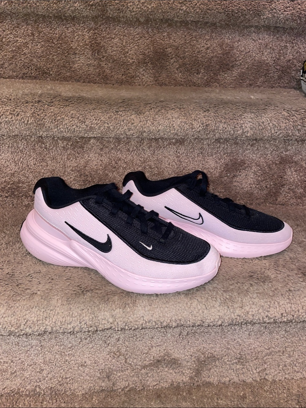 Nike Women’s Uplift SC Black and Light Pink Running Sneakers - Picture 2 of 8